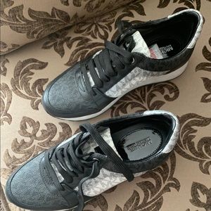 Michael Kors sneakers size 5